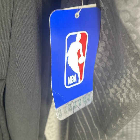 Miami Heat NBA black red hoodie long sleeve kangaroo pocket men’s XL pullover - Picture 10 of 13